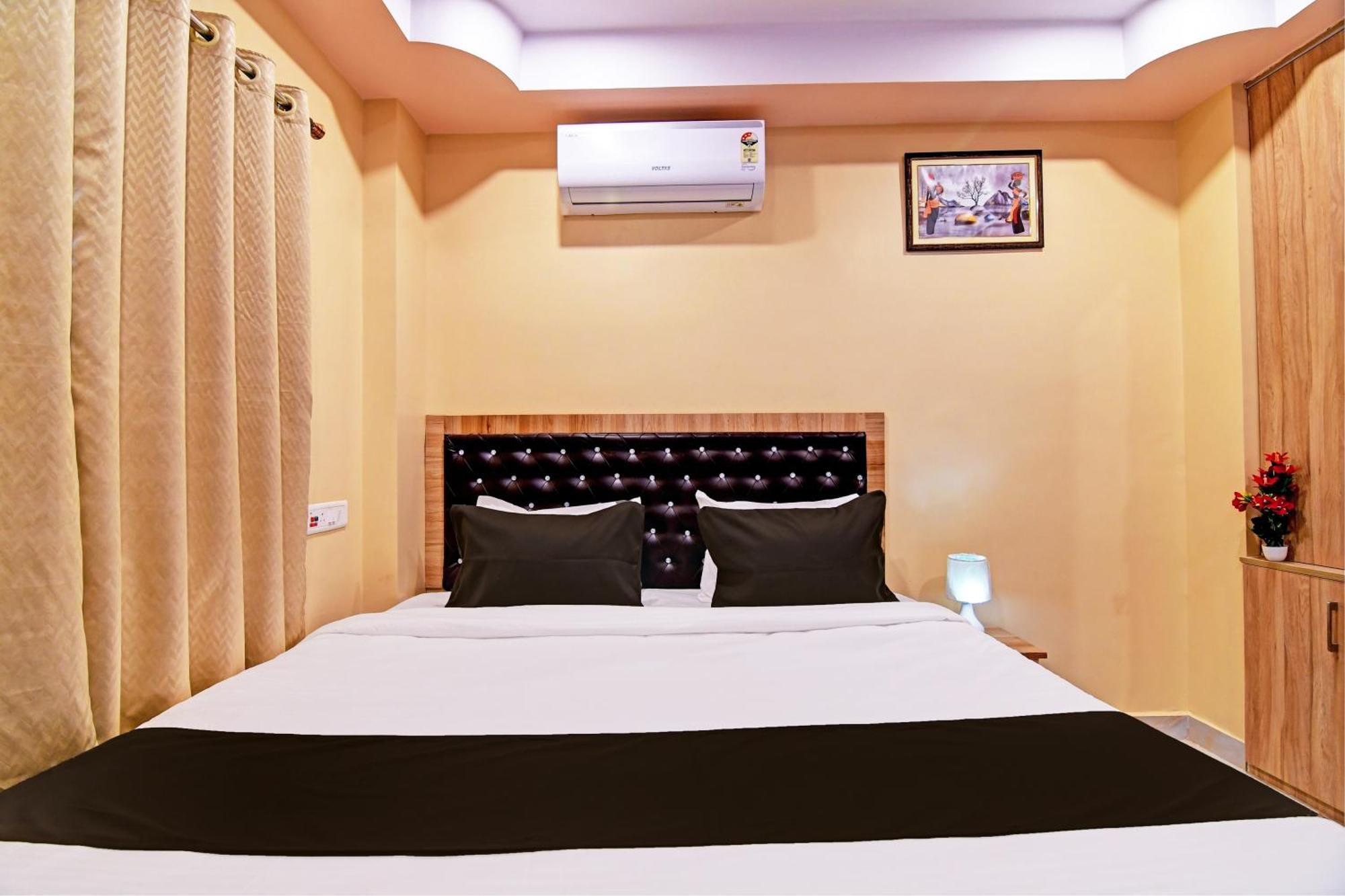 Hotel Super Collection O Mahal 4*